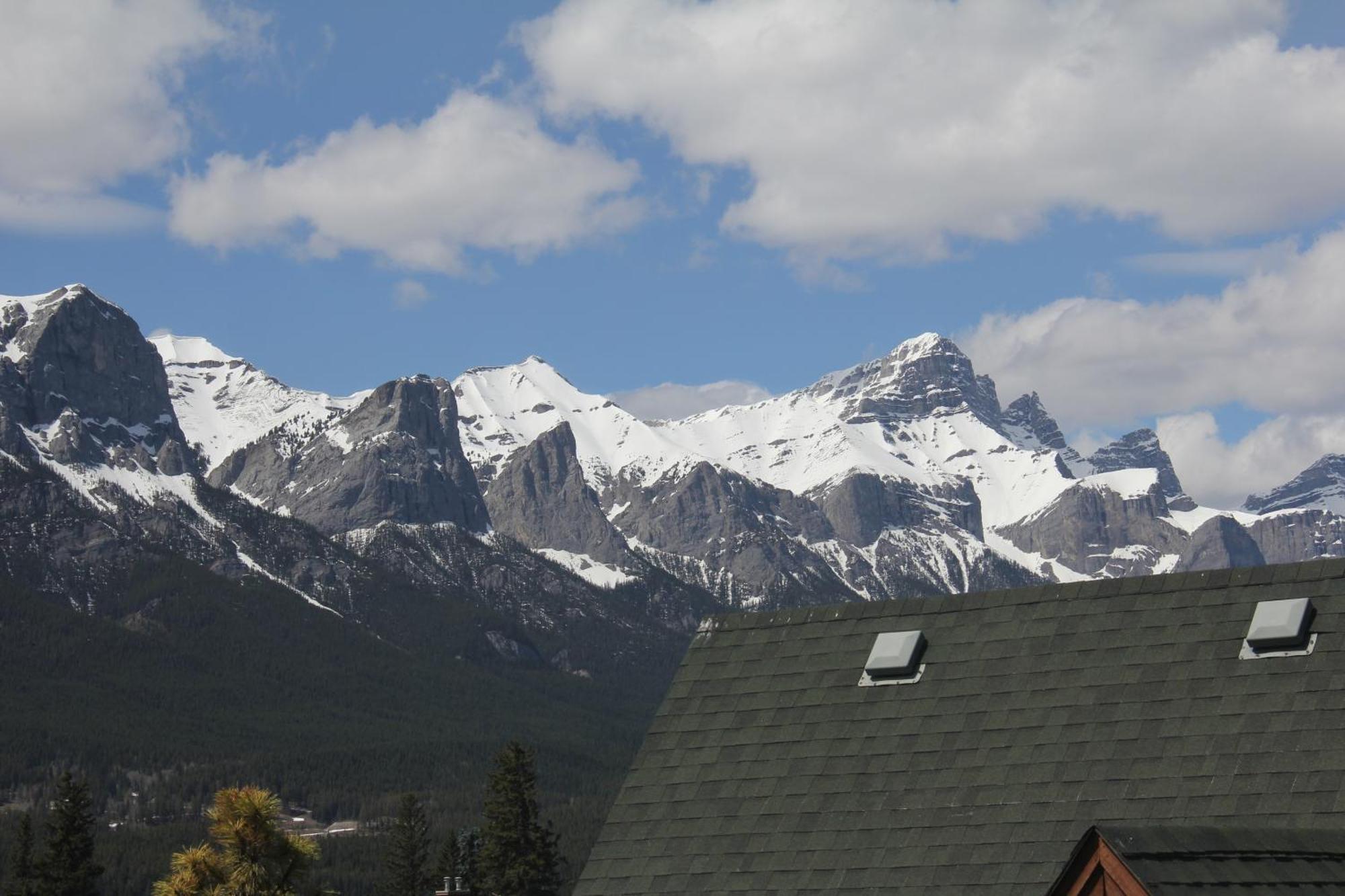 Windtower Lodge - Canmore Exterior foto