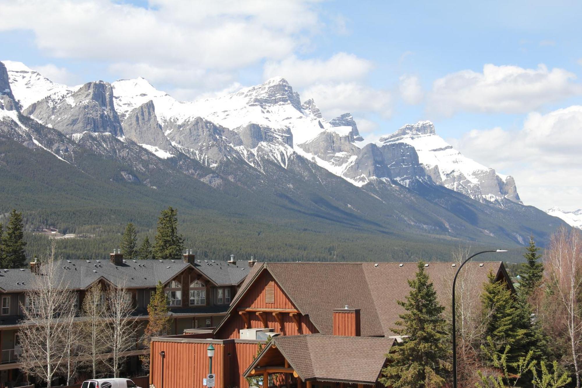 Windtower Lodge - Canmore Exterior foto